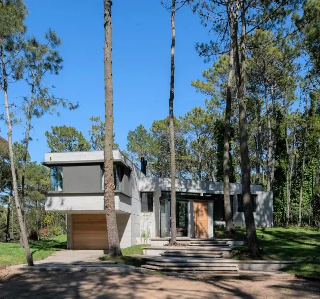 Casa G&G de TAVA Architecture & Habitat en Carilo, Argentina