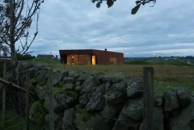 Villa Tjelta de Hoem + Folstad Arkitekter en Sola, Noruega