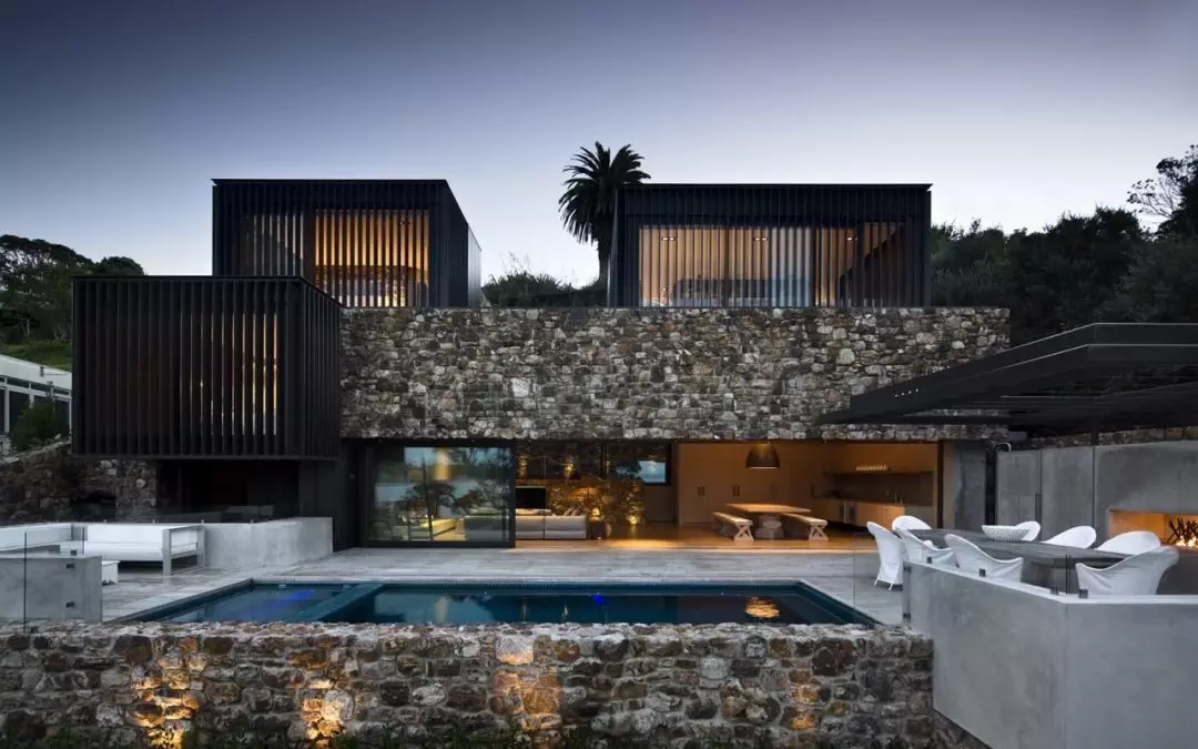 Local Rock House por Pattersons Associates Architects en Nueva Zelanda