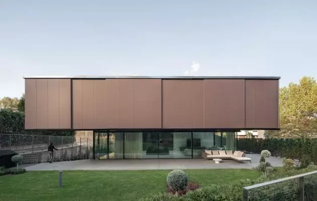 Eclipse House por I / O Architects en Sofía, Bulgaria