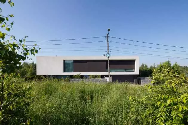 Casa con el agujero por RS + Robert Skitek en Mikolow, Polonia