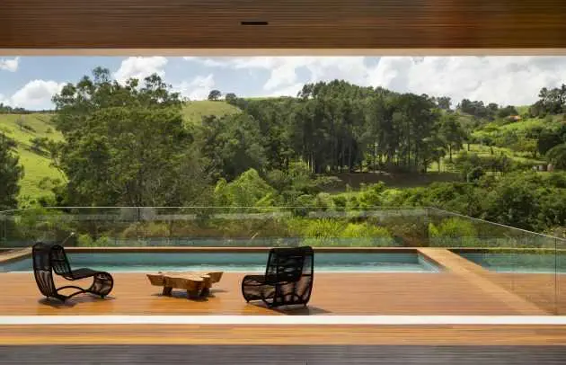 EP House por Otto Felix Studio en Braganca Paulista, Brasil